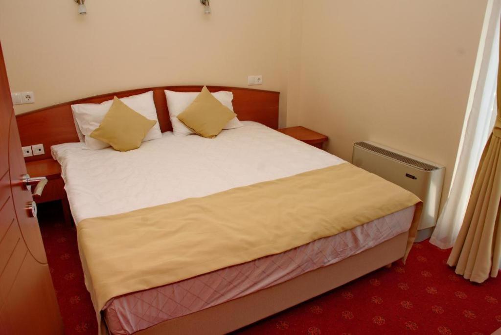 Hotel Salida Прилеп Экстерьер фото