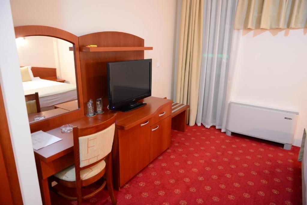 Hotel Salida Прилеп Экстерьер фото