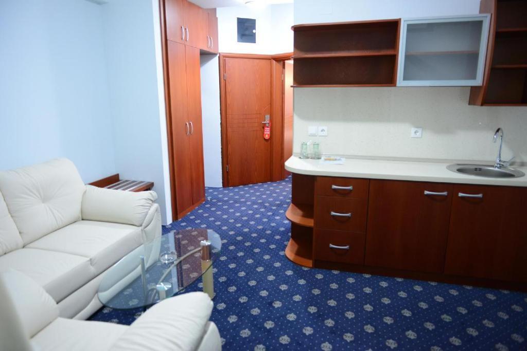 Hotel Salida Прилеп Экстерьер фото