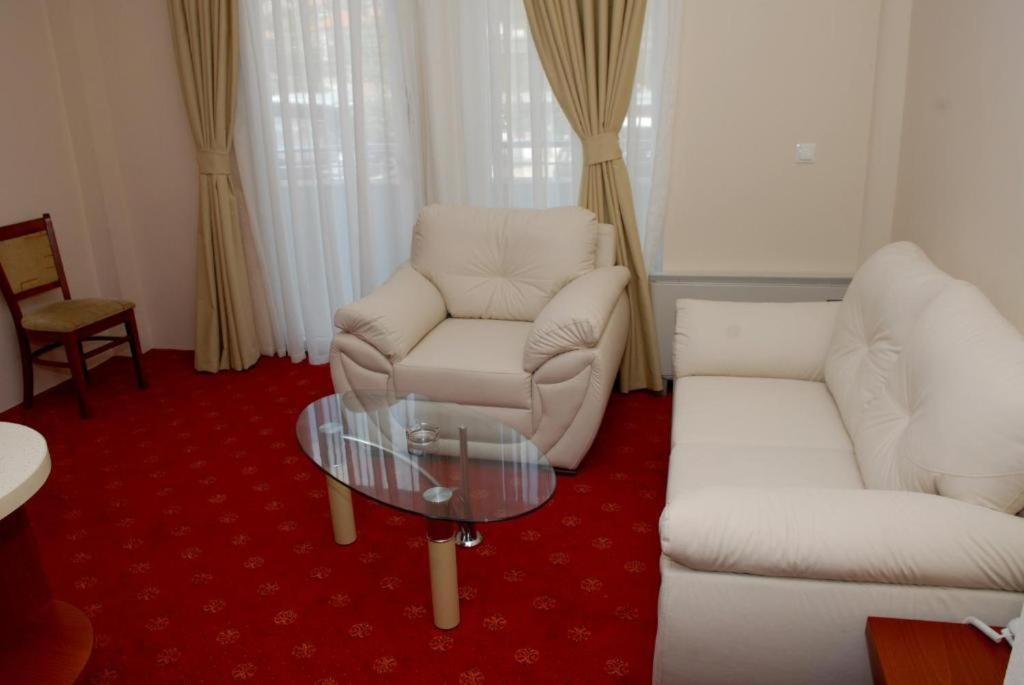 Hotel Salida Прилеп Экстерьер фото